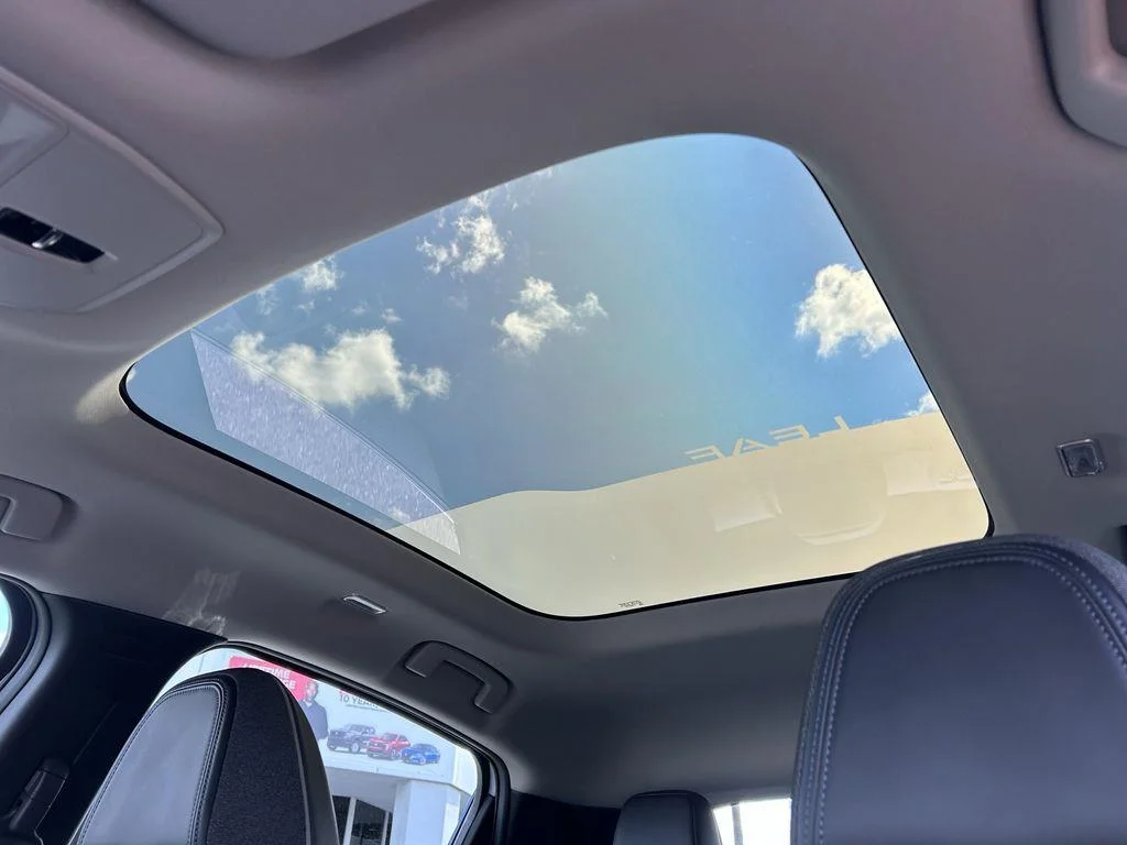 New 2026 Everest White Pearl Tricoat/Black Nissan PLATINUM+ image 18