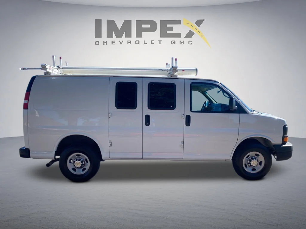 Used 2014 SUMMIT WHITE Chevrolet  image 6