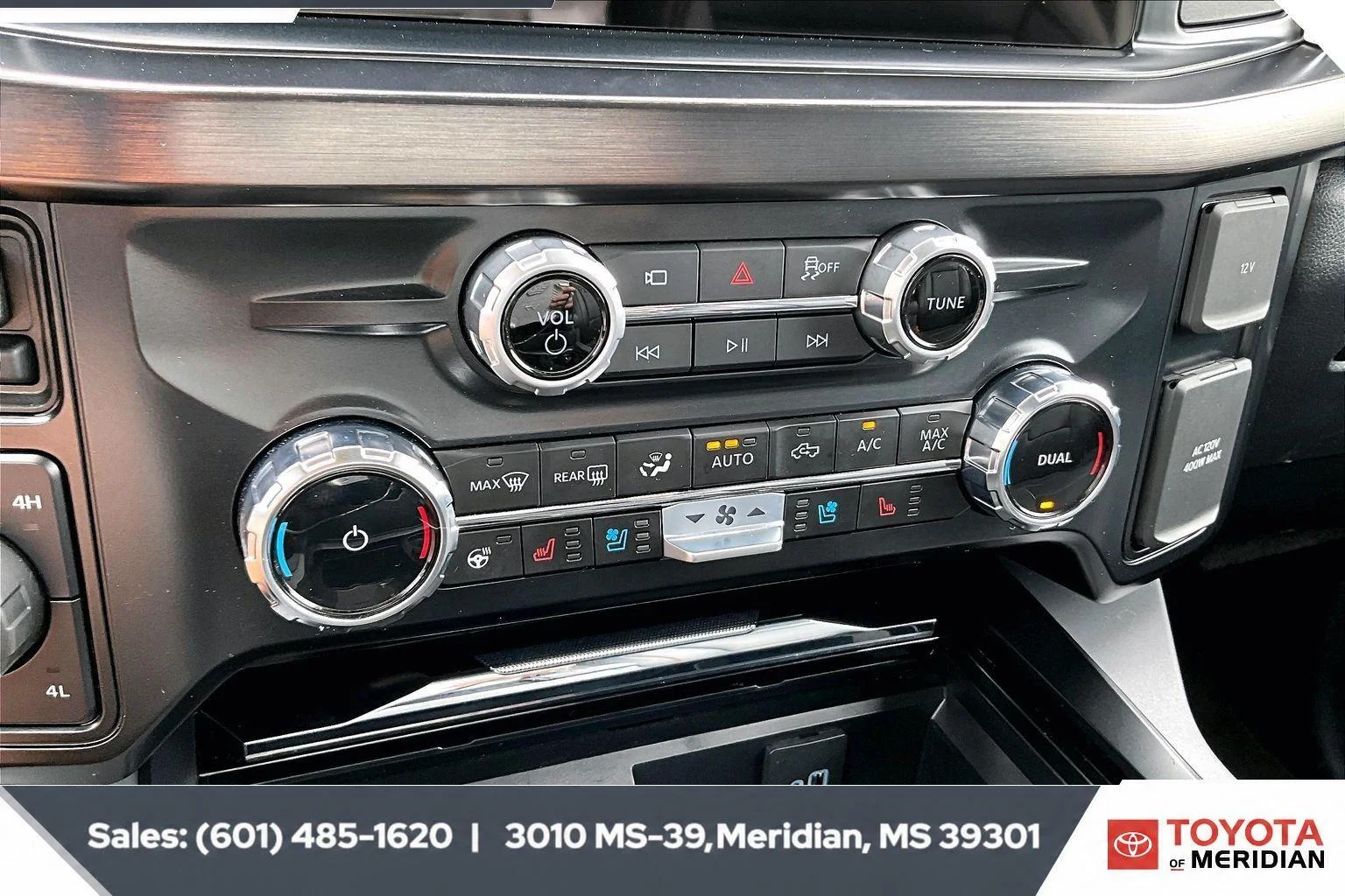 Used 2026 Oxford White Ford Lariat image 22