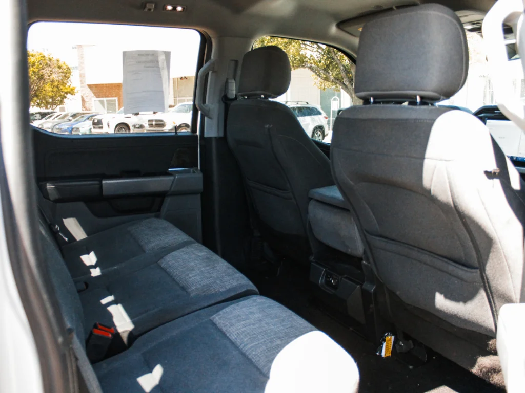 Used 2021 Oxford White Ford XLT image 23