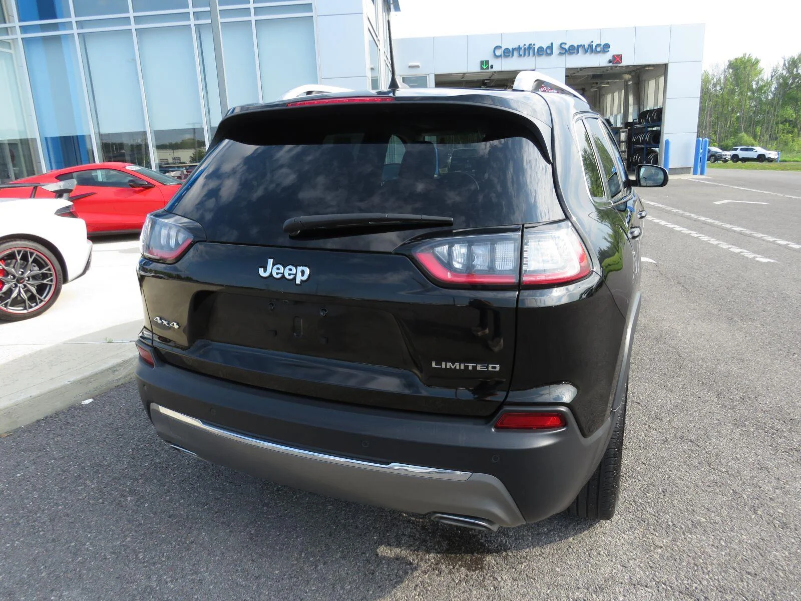 Used 2019 Diamond Black Cry Jeep Limited image 8