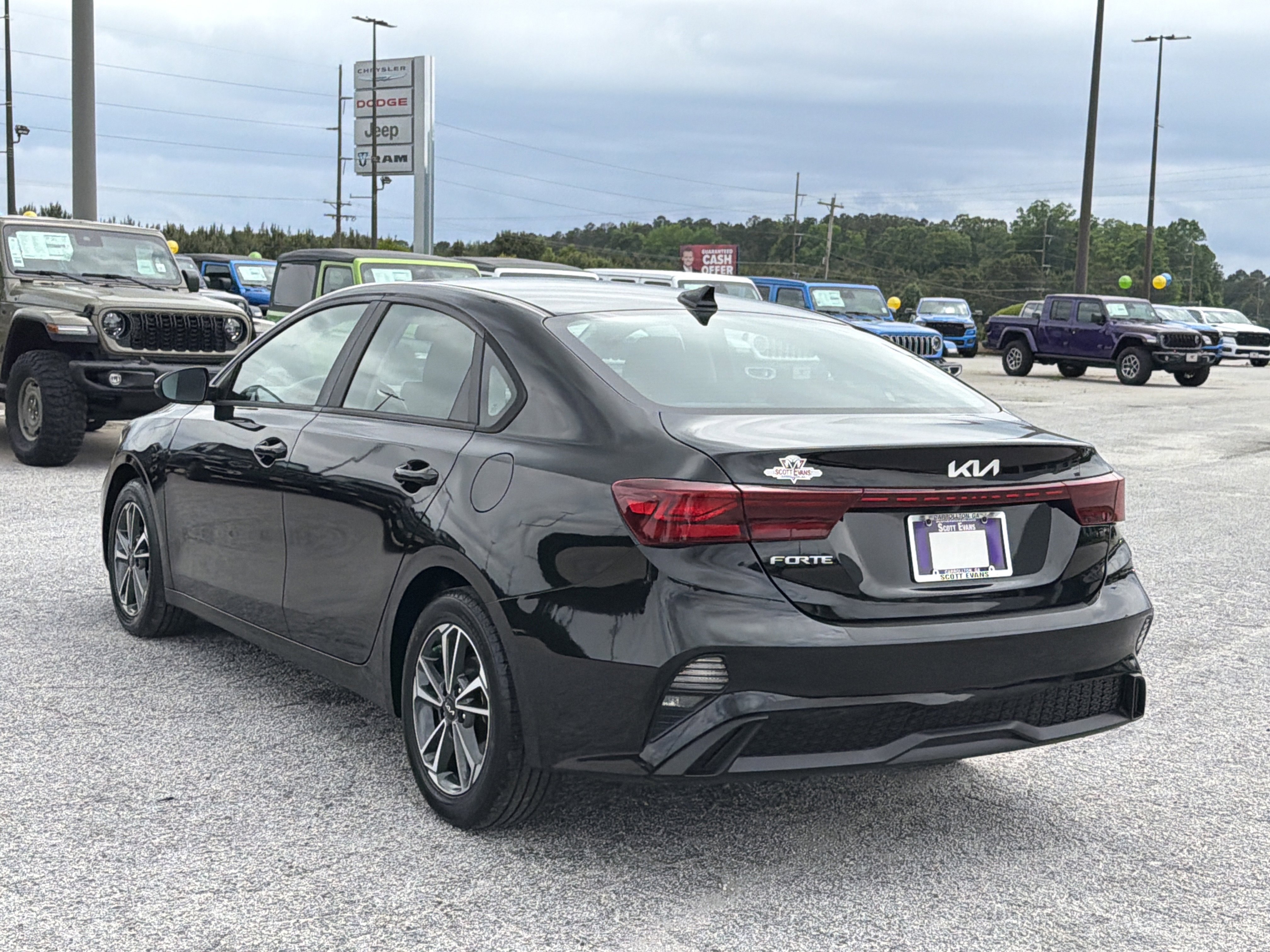 Used 2023 Aurora Black Kia LXS image 6