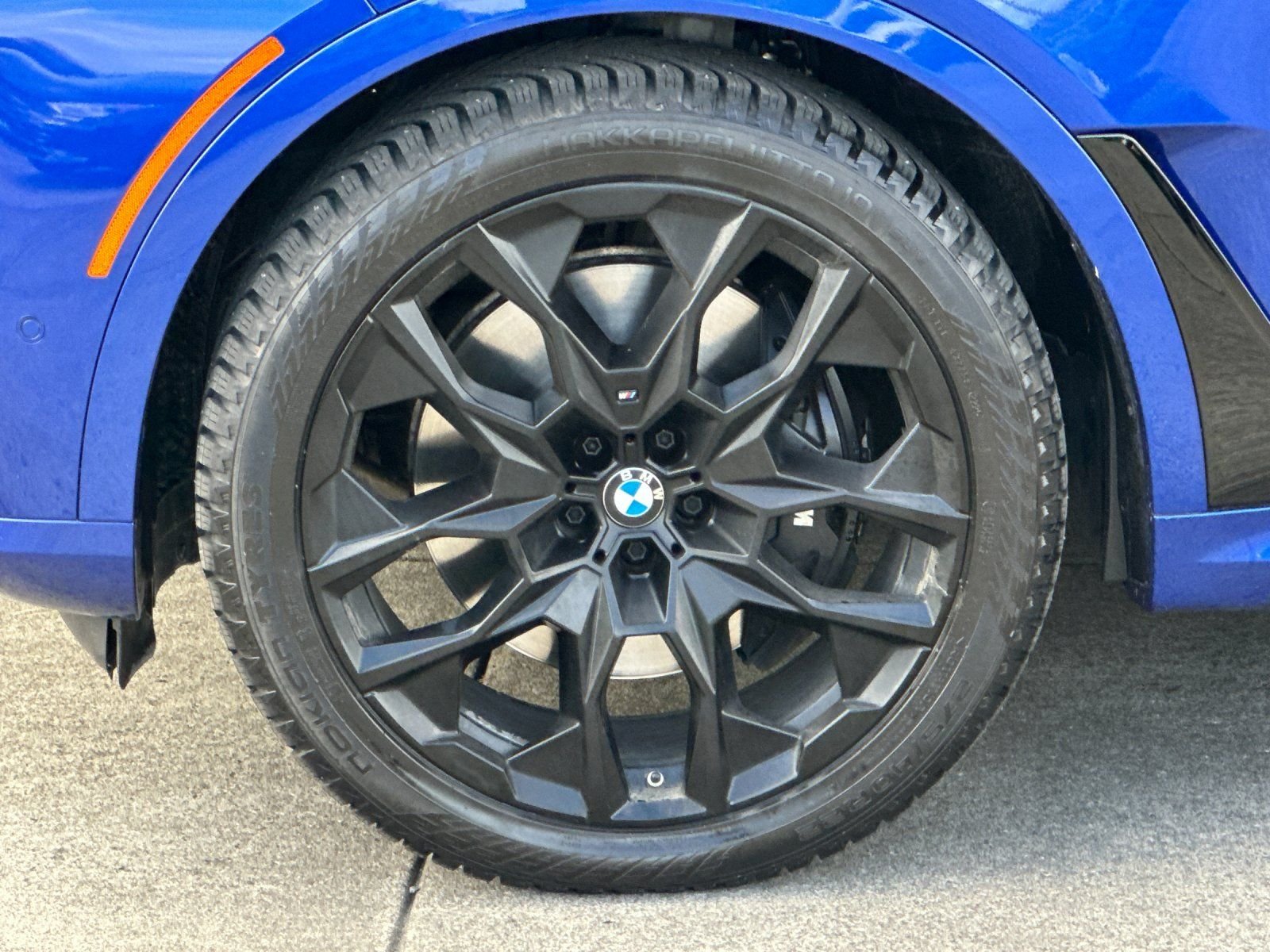 Used 2025 Marina Bay Blue Metallic BMW M60i image 23