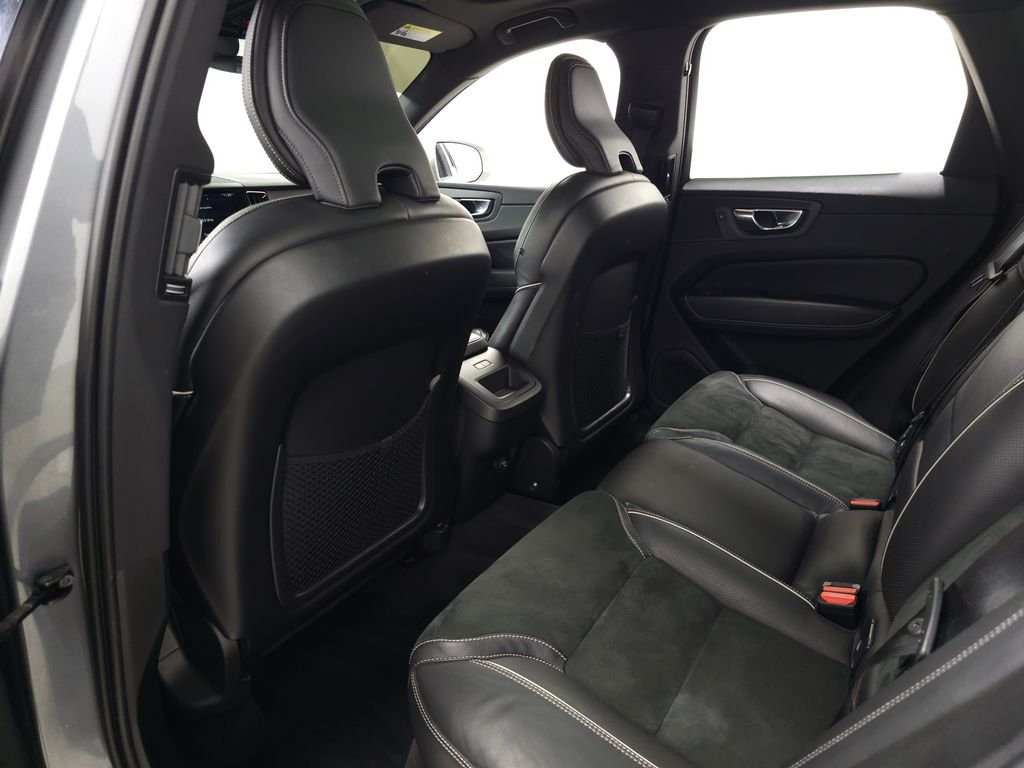 Used 2019 Osmium Gray Metallic Volvo T6 R-Design image 34