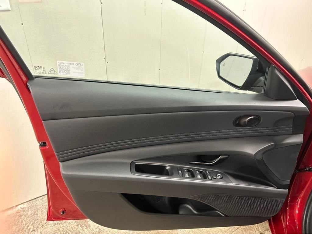 Used 2025 Red Hyundai SEL Sport image 20