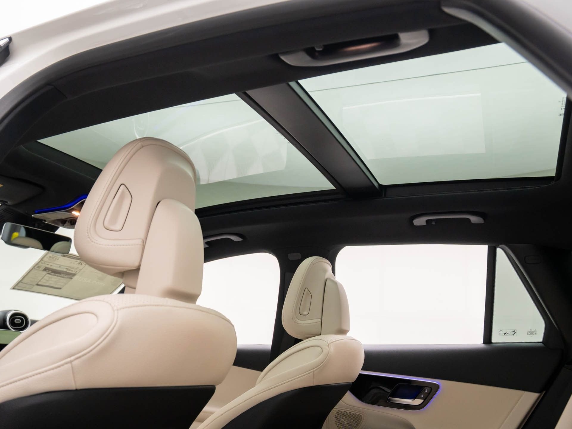 New 2026 White Mercedes-Benz GLC 300 image 16