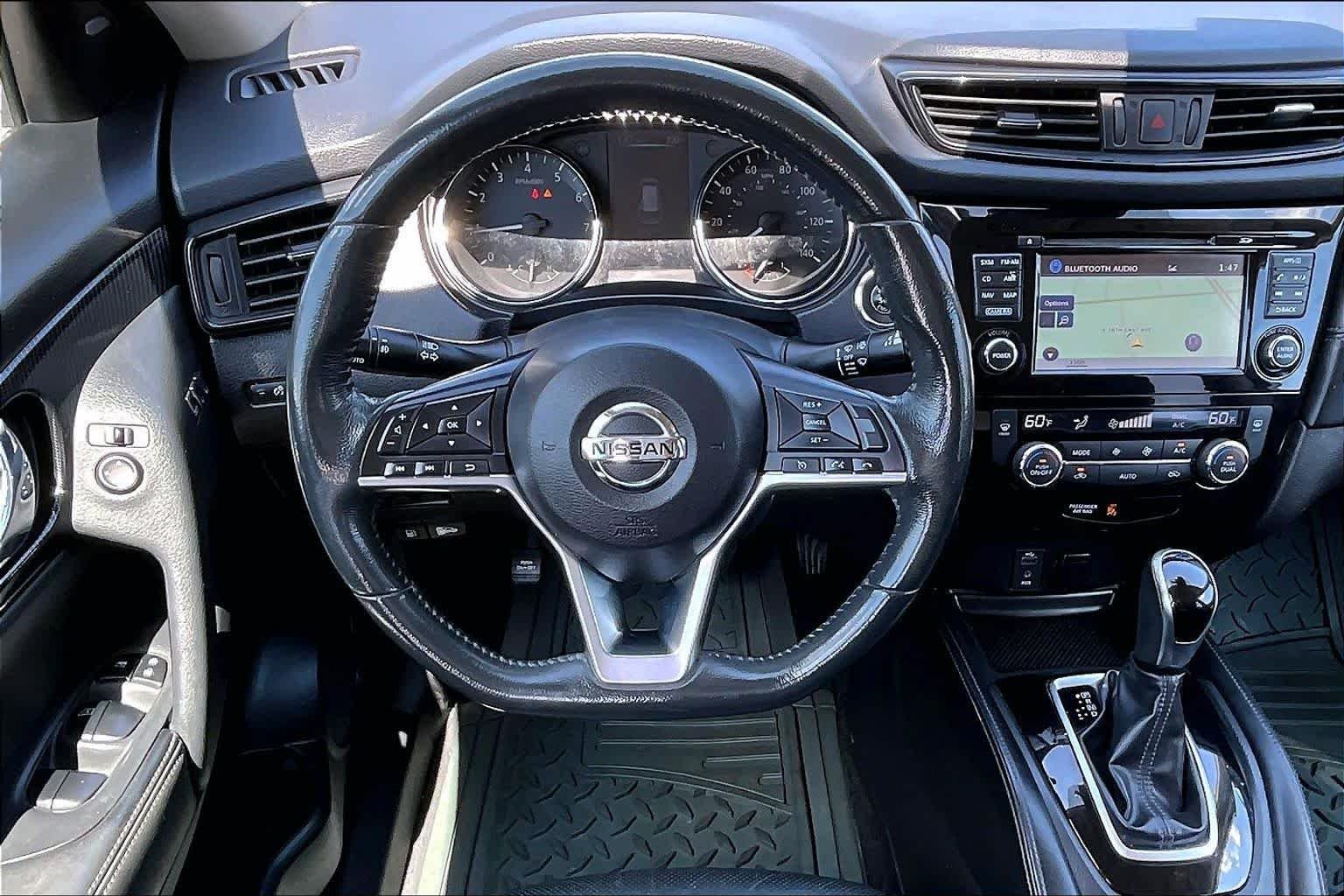 Used 2017 Pearl White Nissan SL image 5