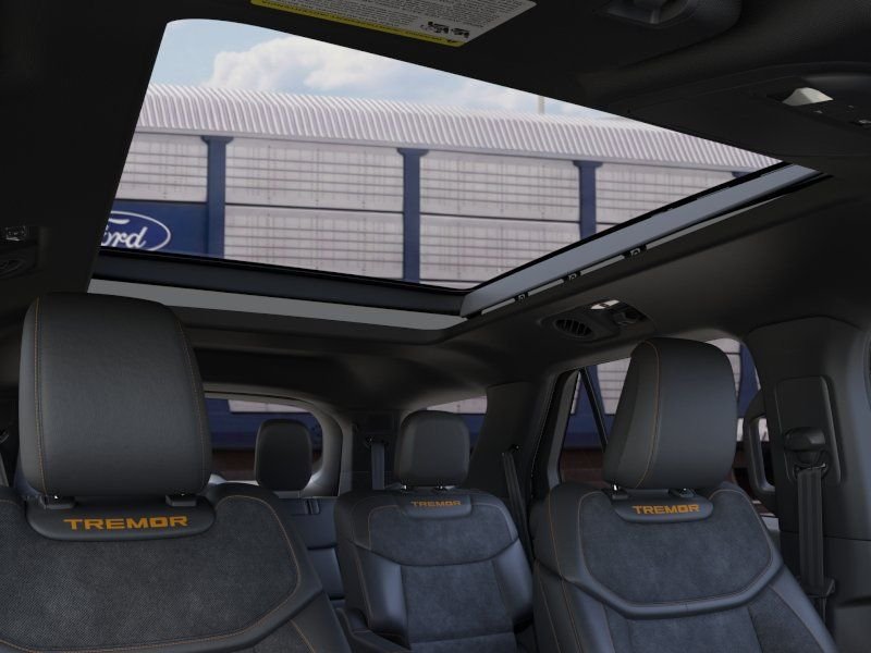 New 2026 Star White Metallic Tri-Coat Ford Tremor image 22