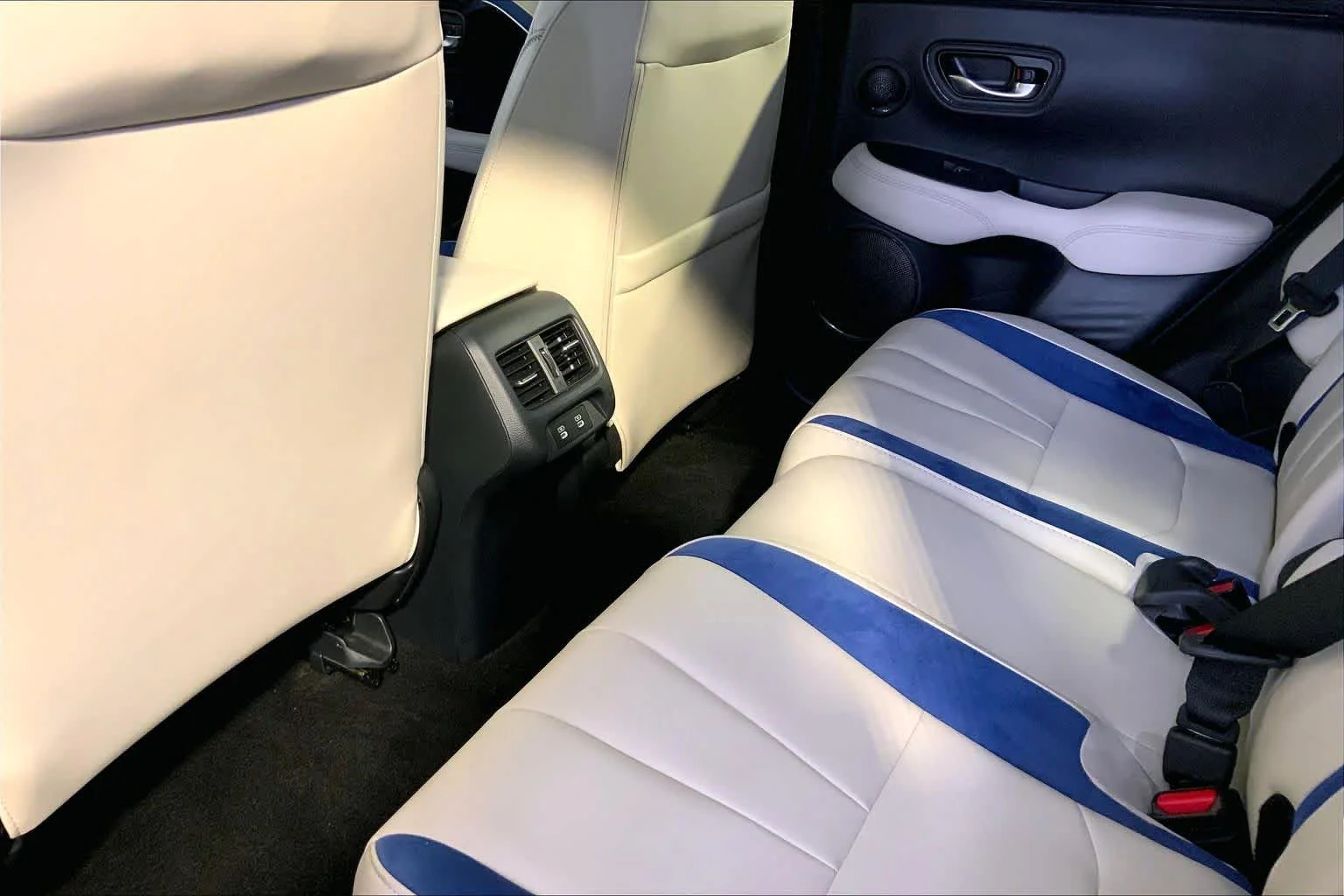 Certified Used 2025 Platinum White Pearl Acura With A-Spec Advance Package image 36