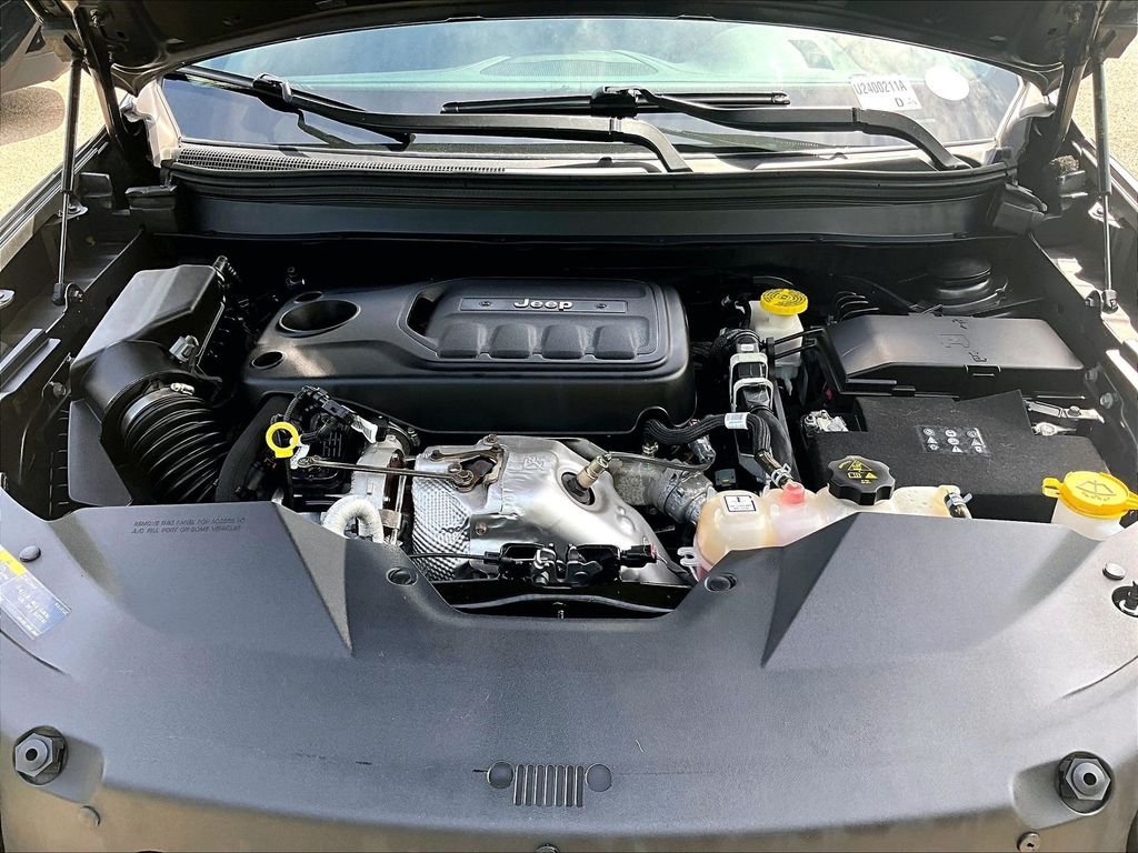 Used 2020 Gray Jeep Limited image 29