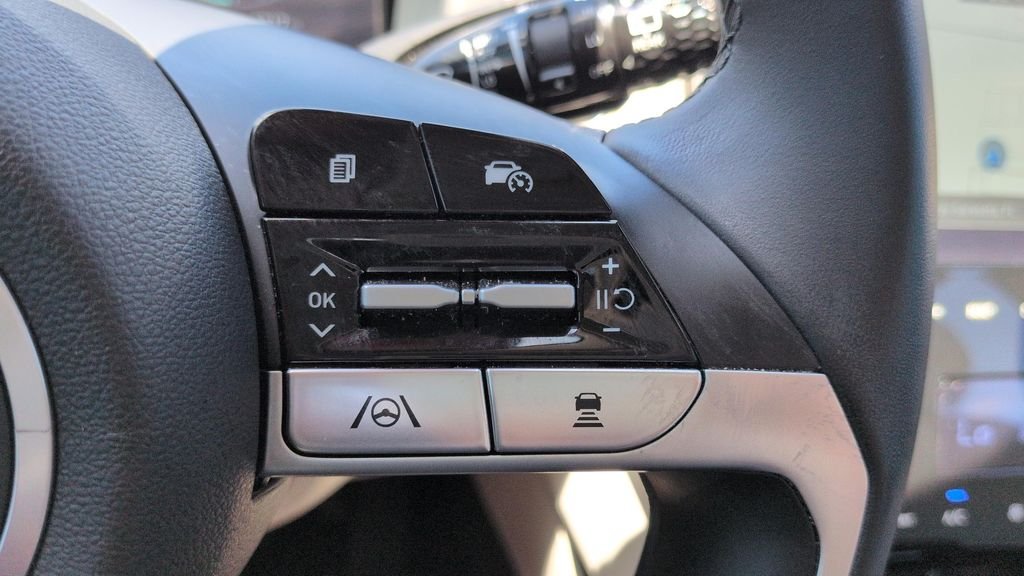 Used 2024 Silver Hyundai SEL image 22