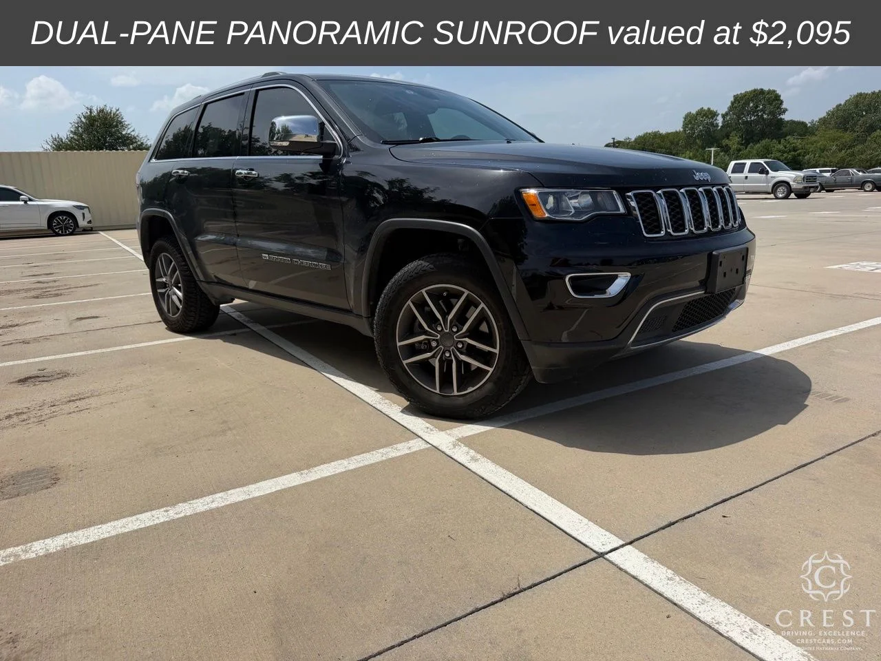 Used 2022 Diamond Black Crystal Pearlcoat Jeep Limited image 1
