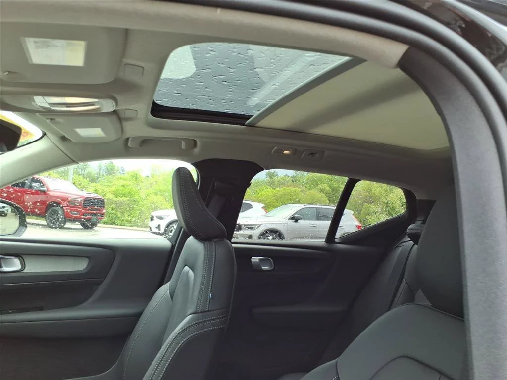 New 2026 Onyx Black Volvo Core image 12