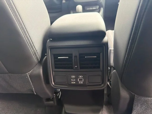 New 2026 CRYSTAL WHITE PEARL Subaru Premium image 7