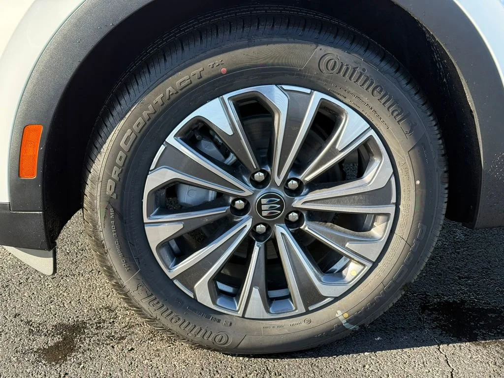 New 2026 Summit White Buick Preferred image 13