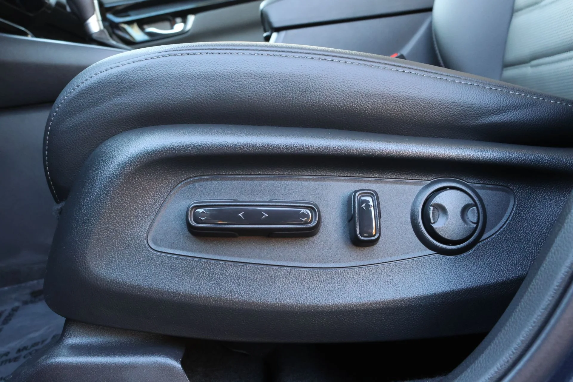 Used 2025  Honda EX-L image 16
