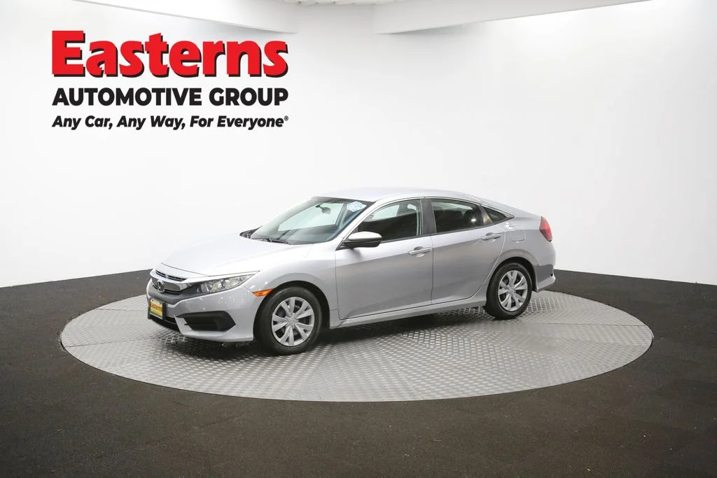 Used 2018 Silver Honda LX image 52