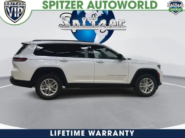 New 2026 Bright White Clear-Coat Exterior Paint Jeep Laredo X image 17