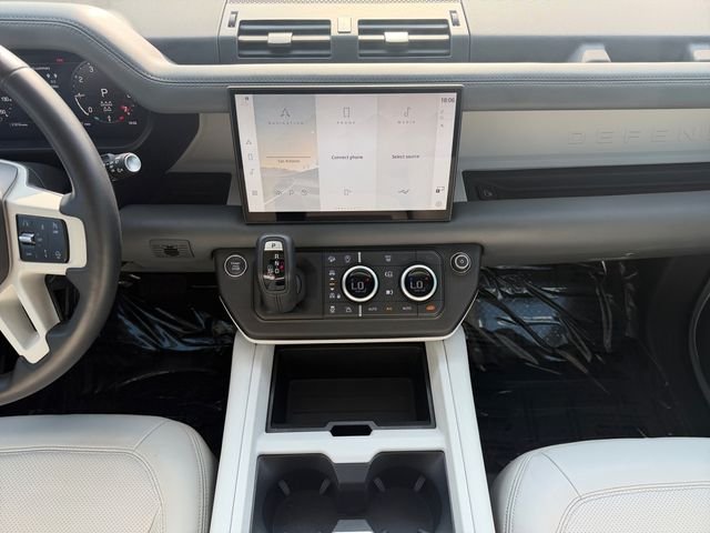 Certified Used 2025 White Land Rover S image 15