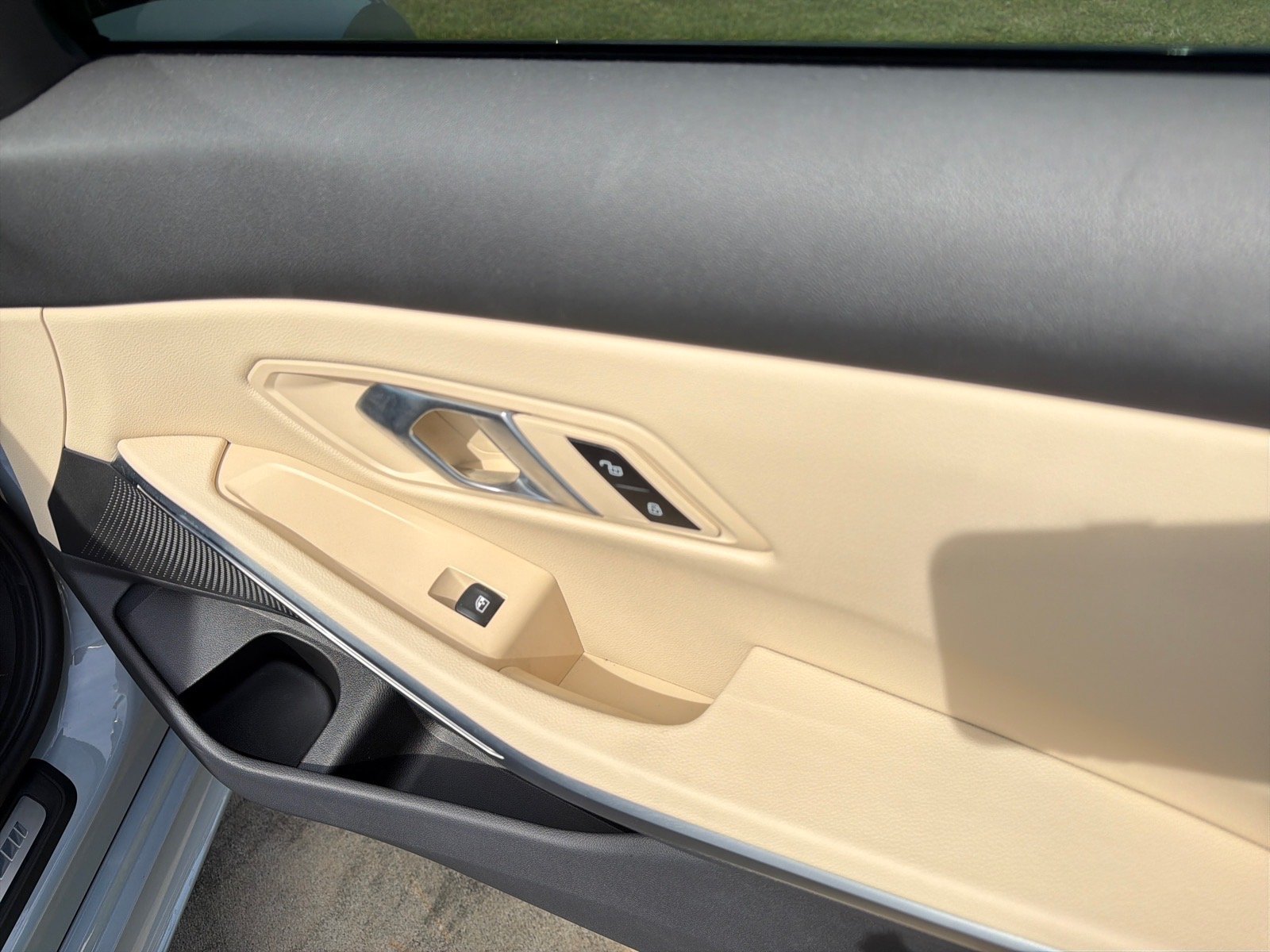 Used 2024 Gray BMW 330e image 22