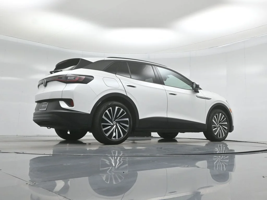 Used 2024 White Volkswagen S image 46