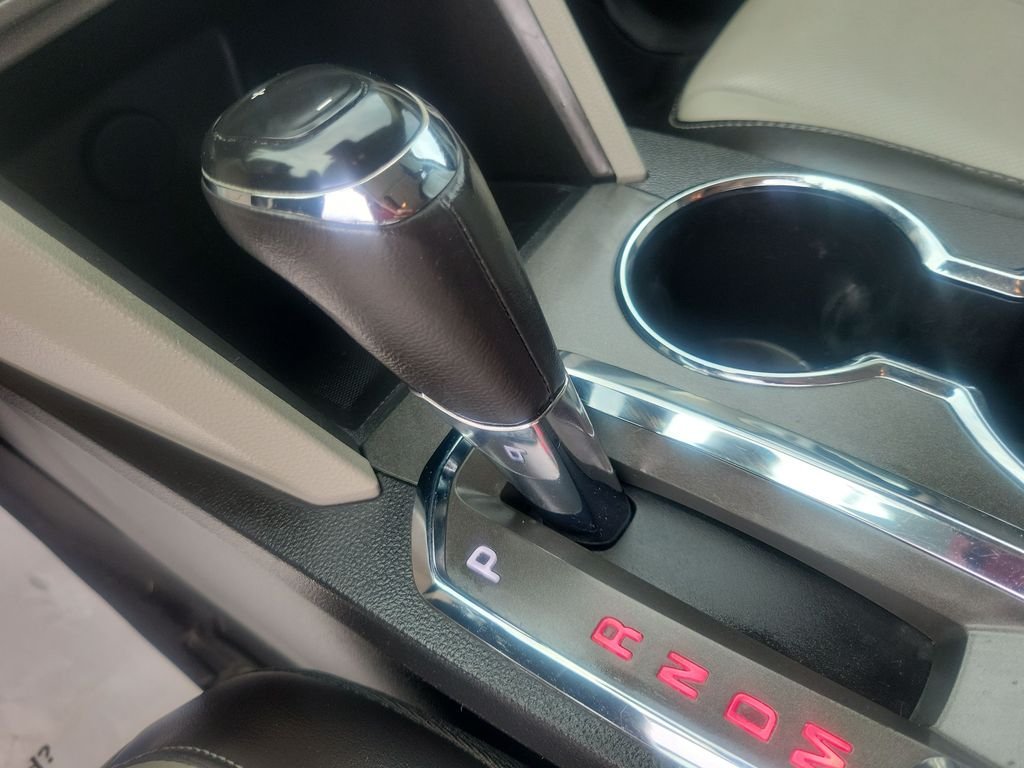 Used 2017 White GMC Denali image 24
