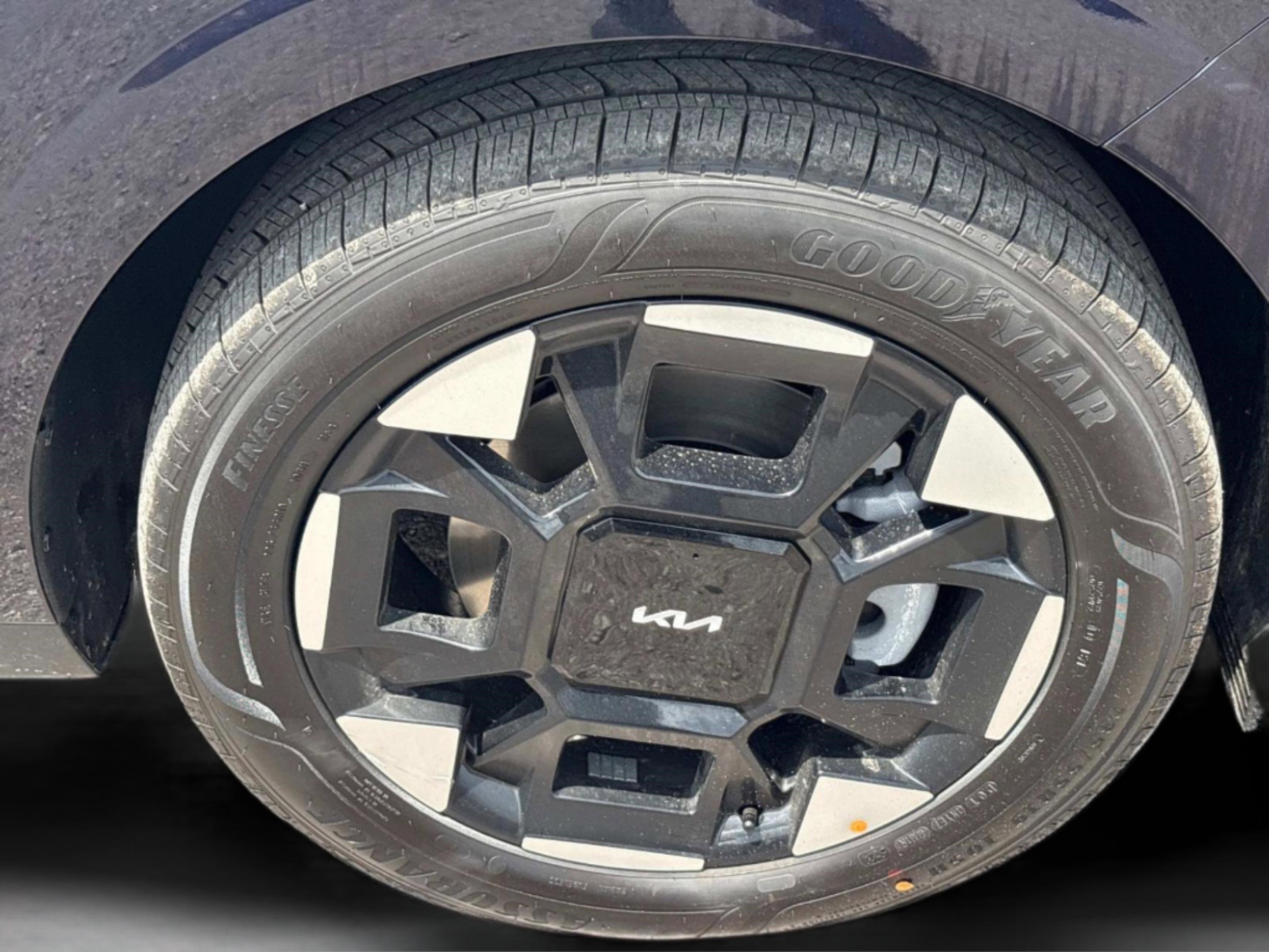 New 2026 Deep Chroma Blue Kia EX image 9