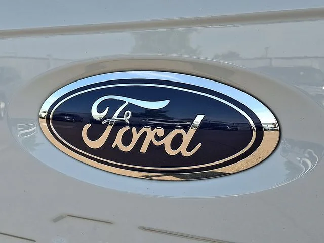 Used 2023 White Ford Lariat image 30