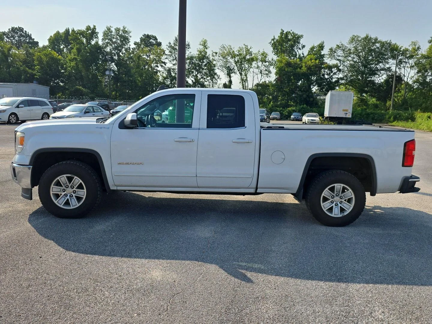 Used 2015 Summit White GMC SLE image 8