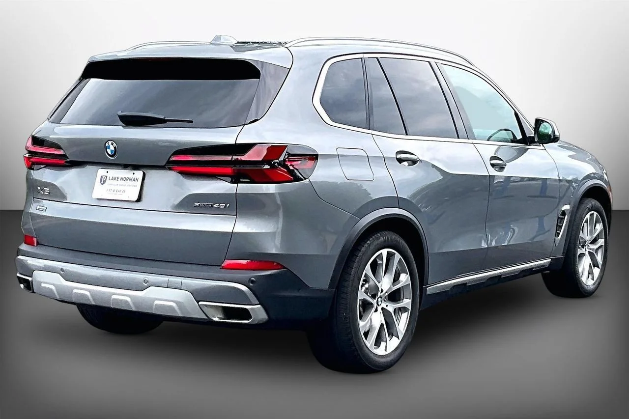 Certified Used 2024 Gray BMW xDrive40i image 8