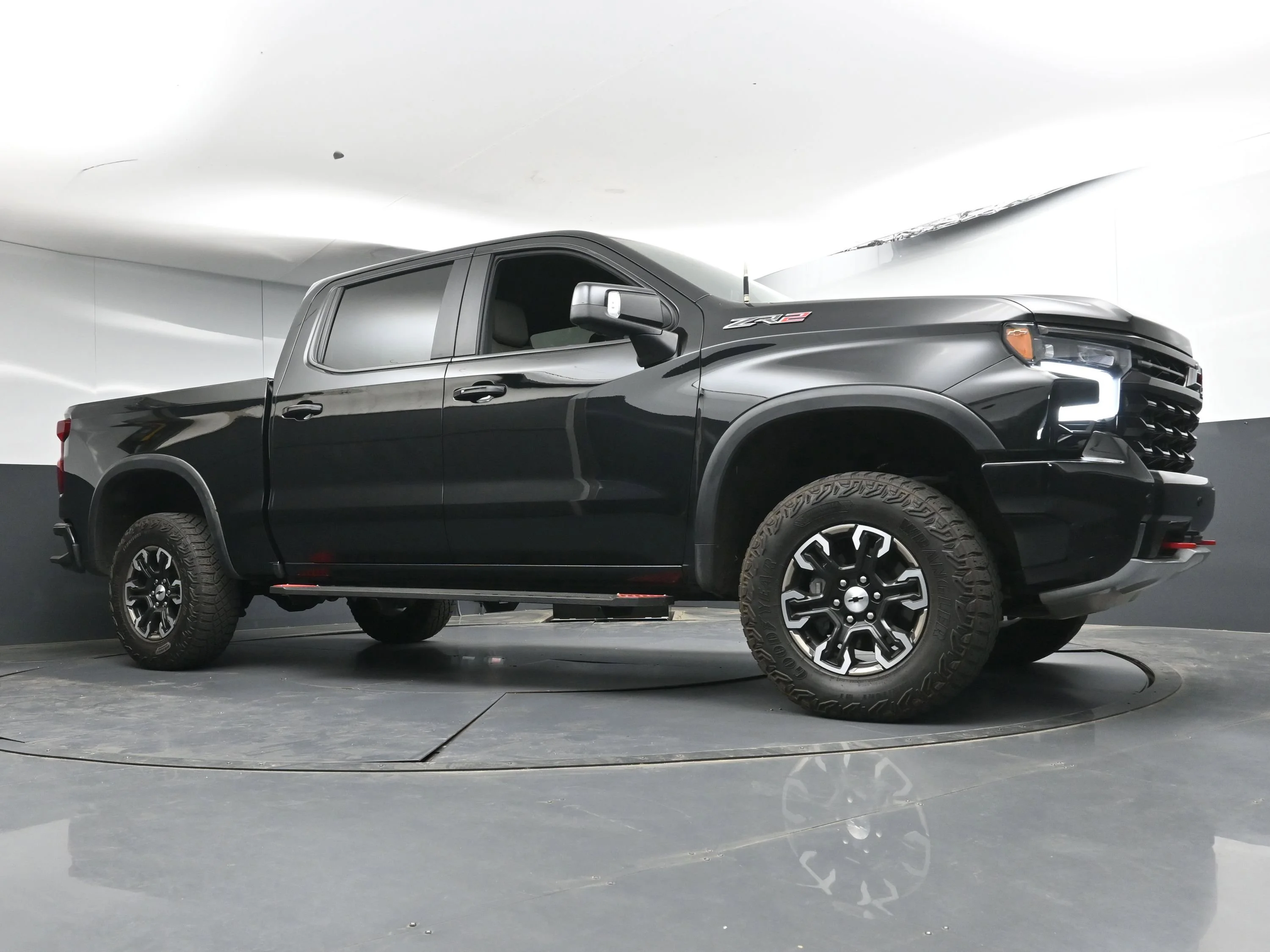 Used 2025 Black Chevrolet ZR2 image 29