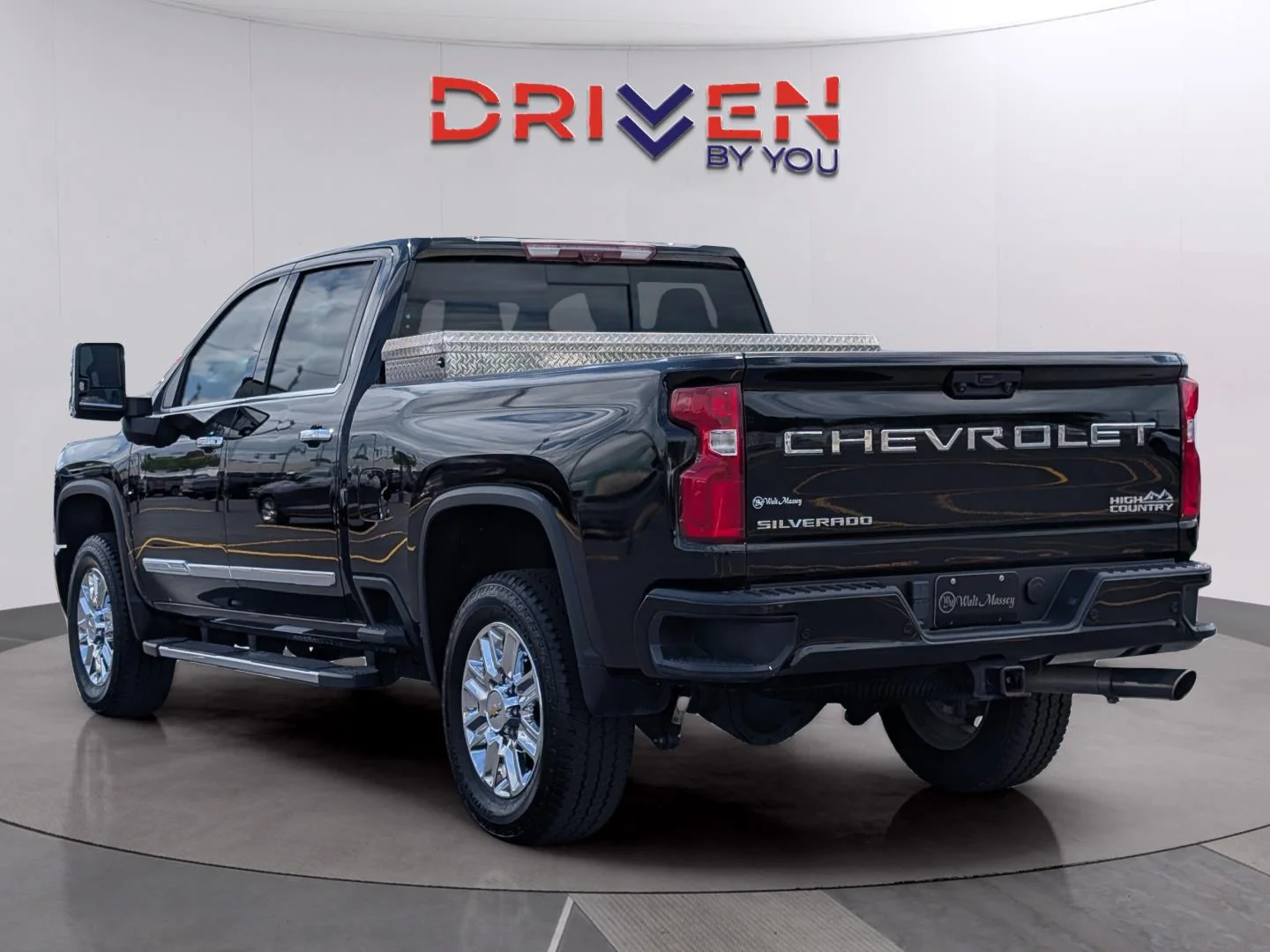 Used 2024 Black Chevrolet High Country image 3