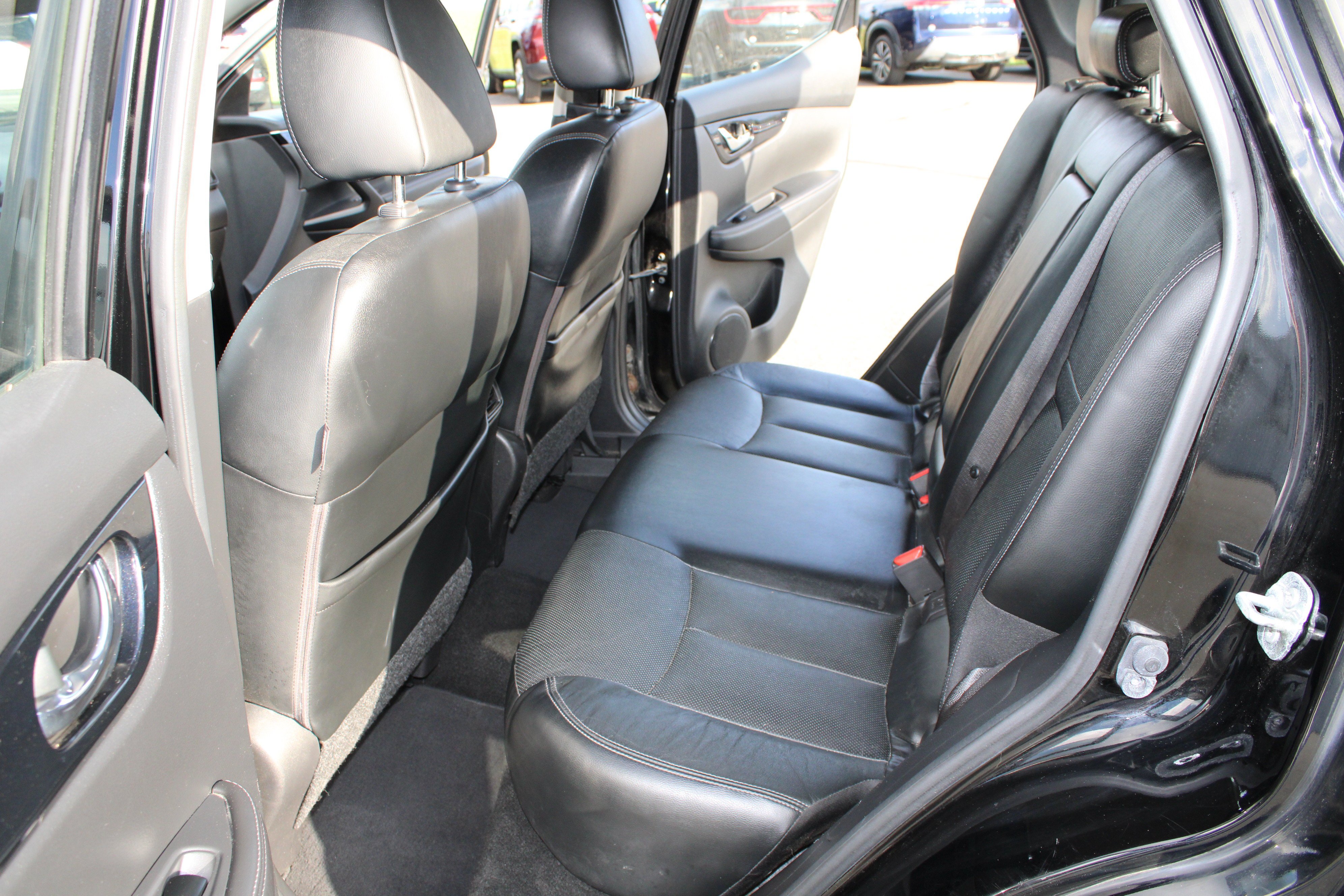 Used 2017 Magnetic Black Nissan SL image 19