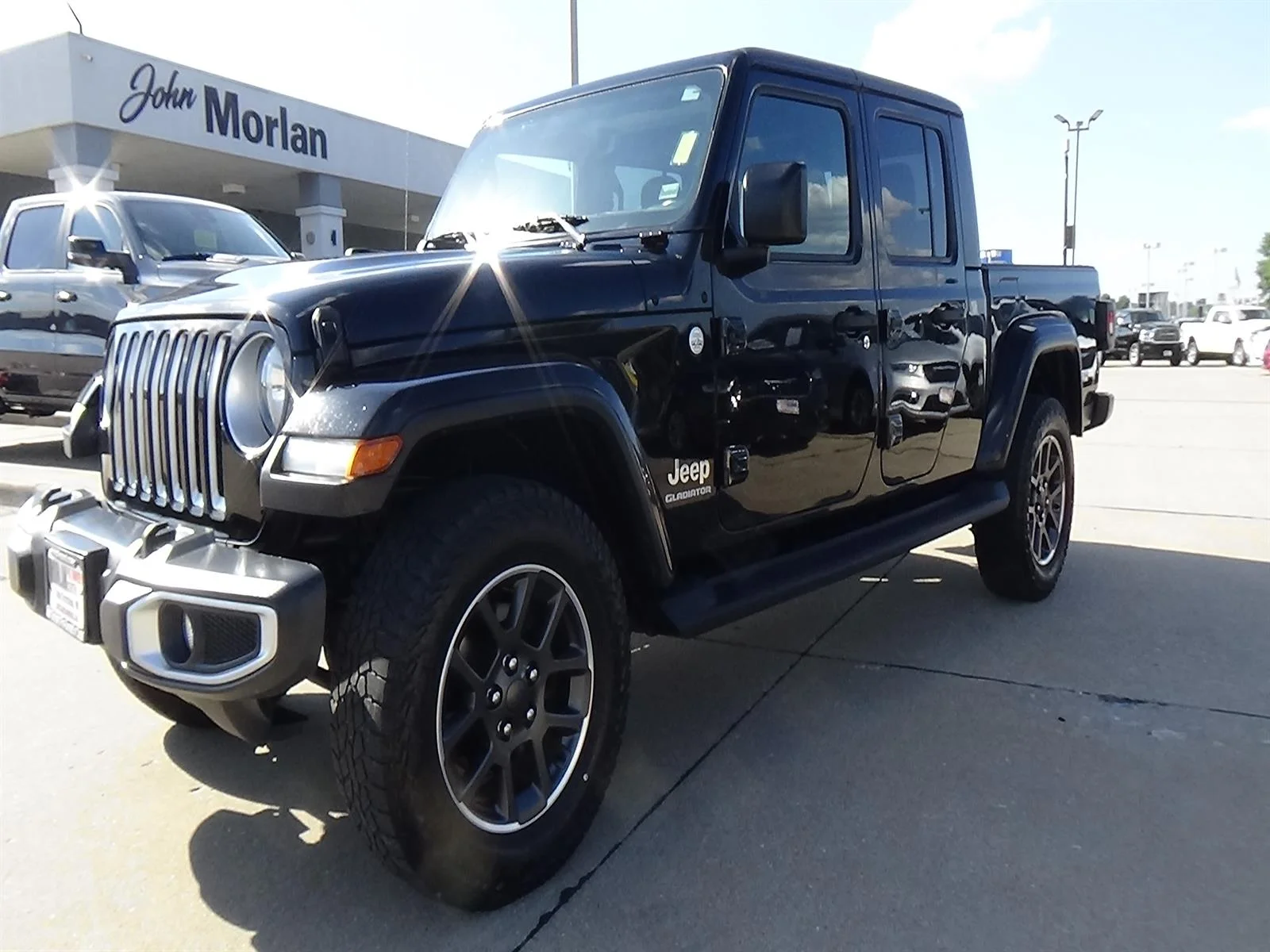 Used 2021 Black Clear Coat (px8) Jeep Overland image 2