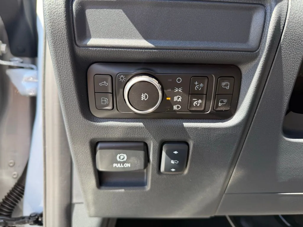 New 2025 White Ford Lariat image 18