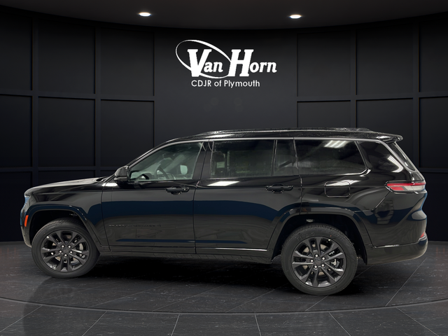 New 2026 Diamond Black Crystal Pearlcoat Jeep Limited Reserve image 4