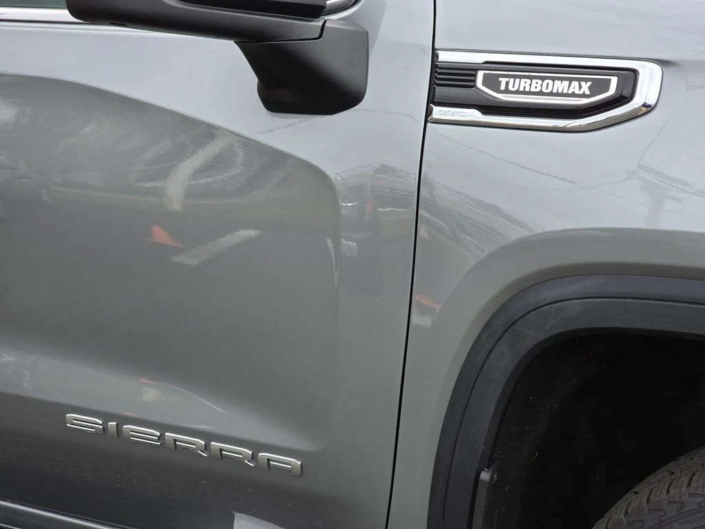 Used 2025 Sterling Metallic GMC SLE image 10