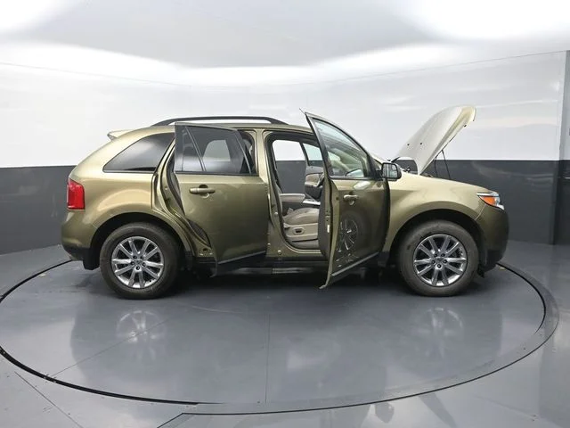 Used 2013  Ford SEL image 46