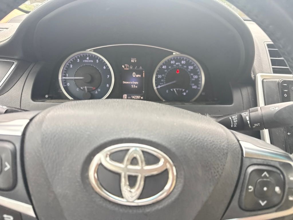 Used 2015 White Toyota XLE image 6