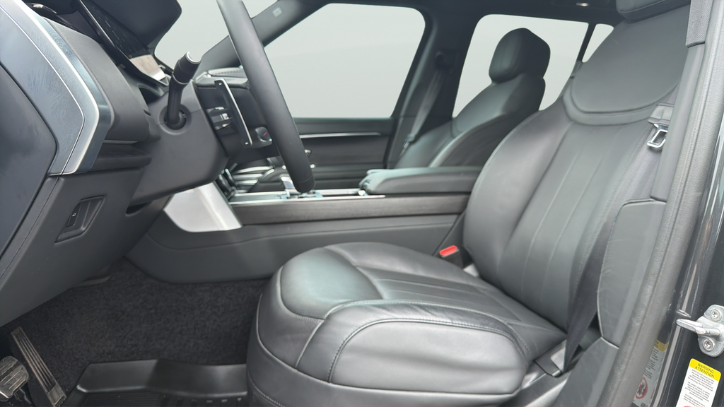 Used 2023 Carpathian Grey Premium Metallic Land Rover SE image 18