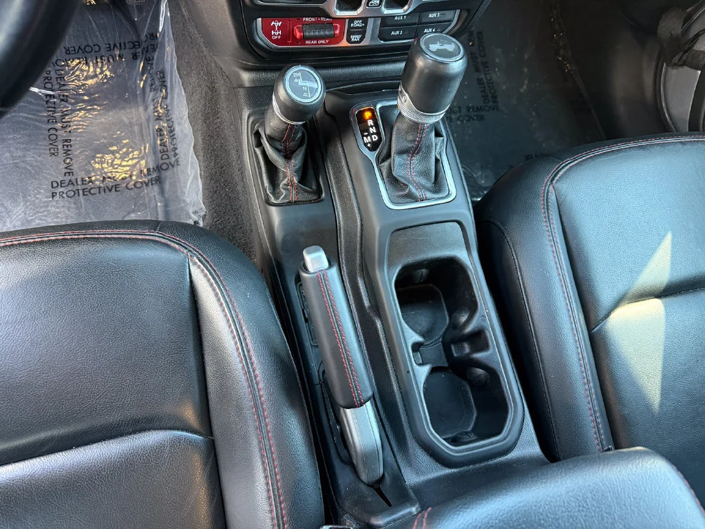 Used 2021  Jeep Unlimited Rubicon image 25