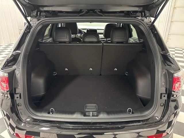 New 2026 Black Jeep Latitude image 27