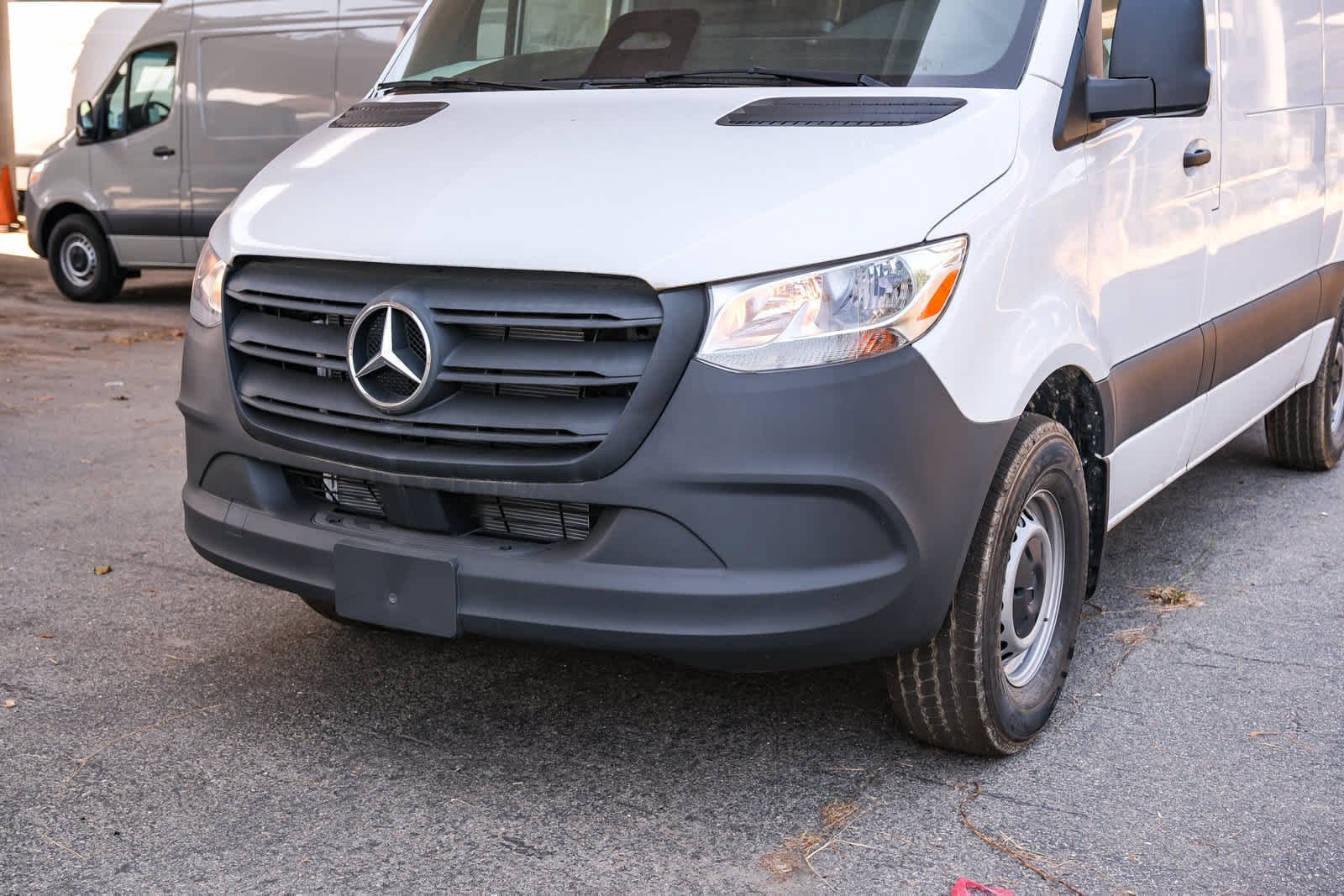New 2025 Arctic+White Mercedes-Benz Cargo 144WB High Roof RWD 2.0L I4 Diesel Turbo SO image 39