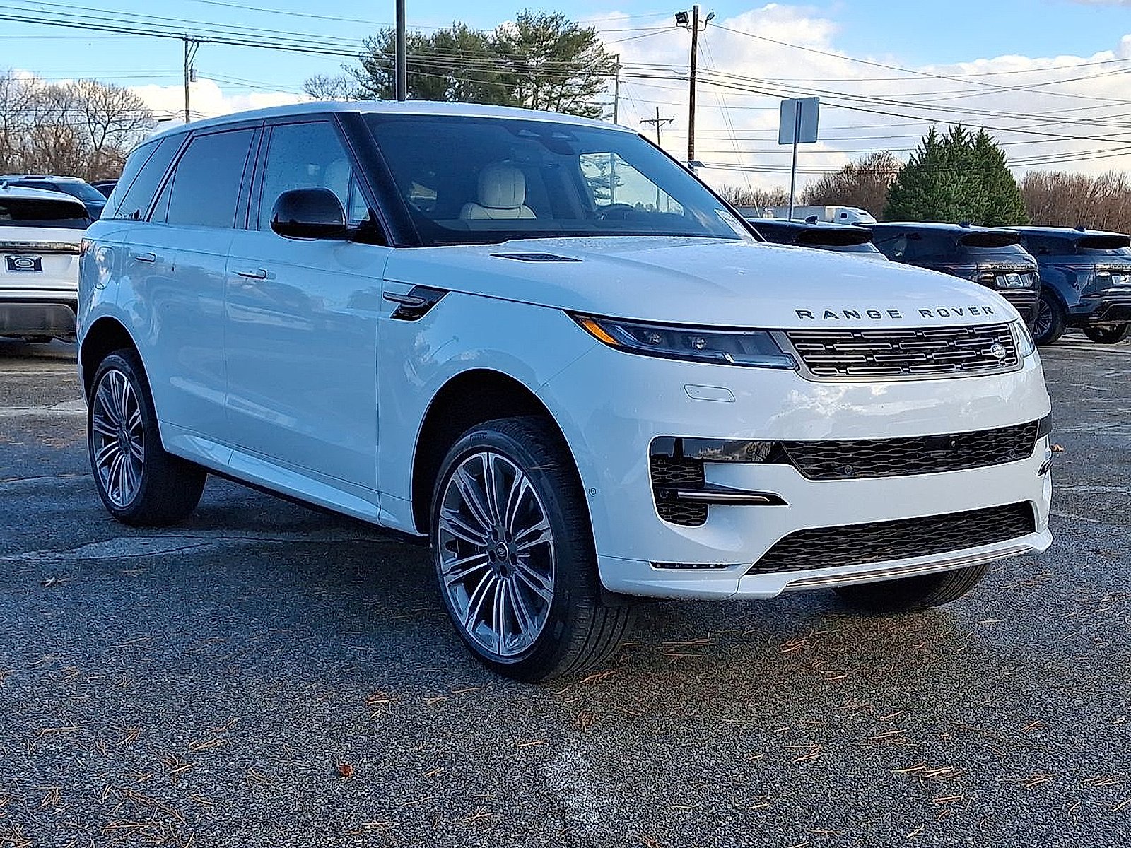 New 2025 Fuji White - 1AA Land Rover Dynamic SE image 14