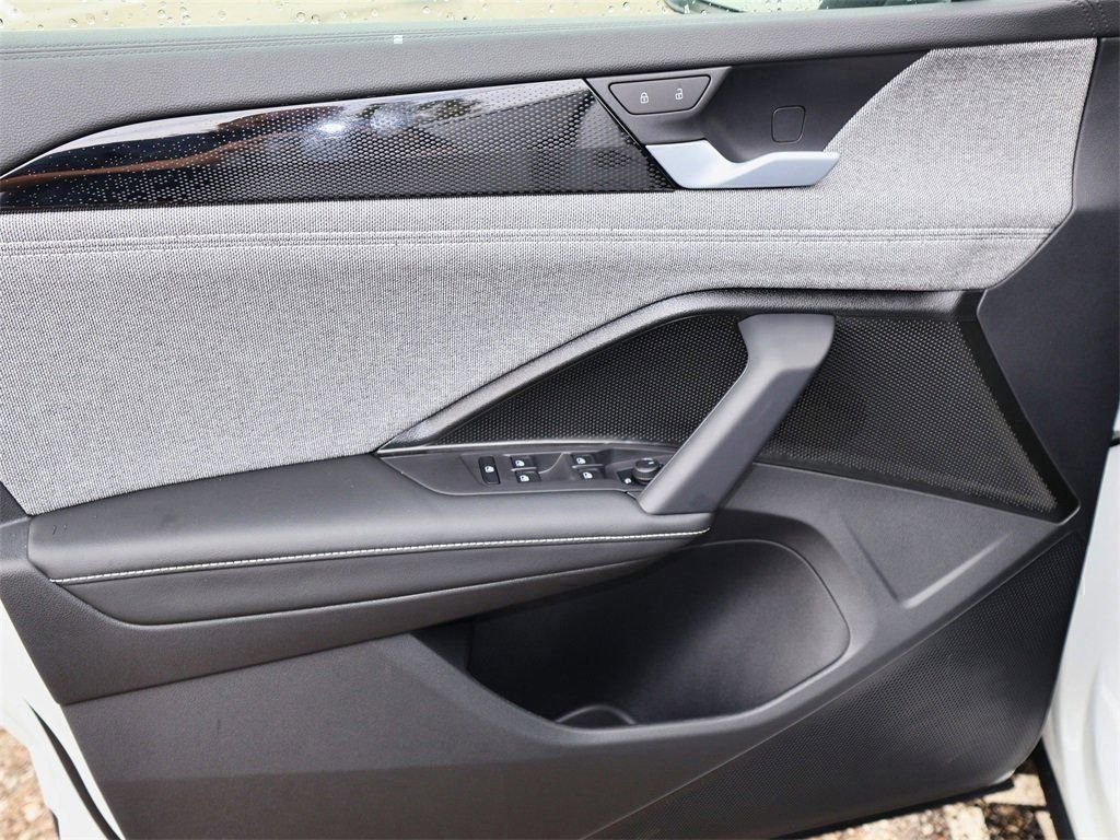 2025 Volkswagen Tiguan S - Photo 13