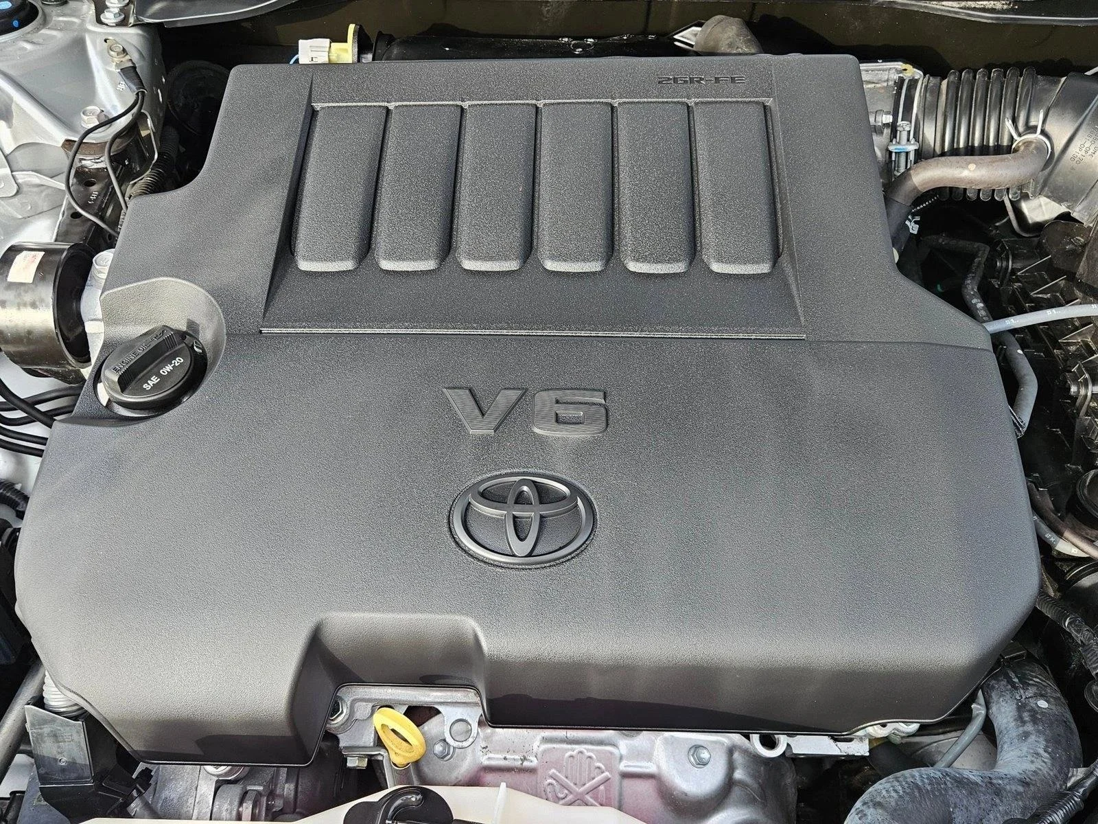 Used 2014 Classic Silver Metallic Toyota SE image 23