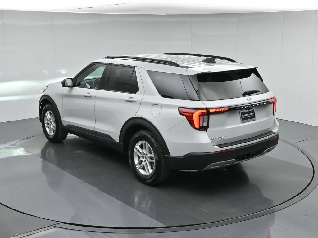 New 2027 Avalanche Gray Ford Active image 39