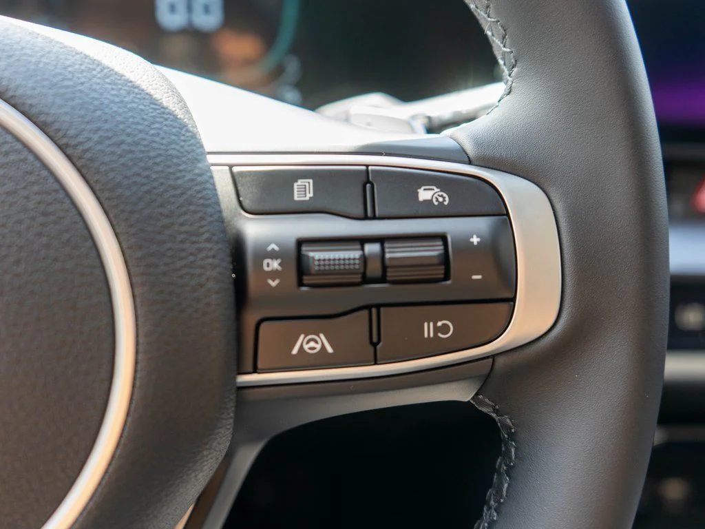 2025 Kia Sportage EX Hybrid - Photo 17