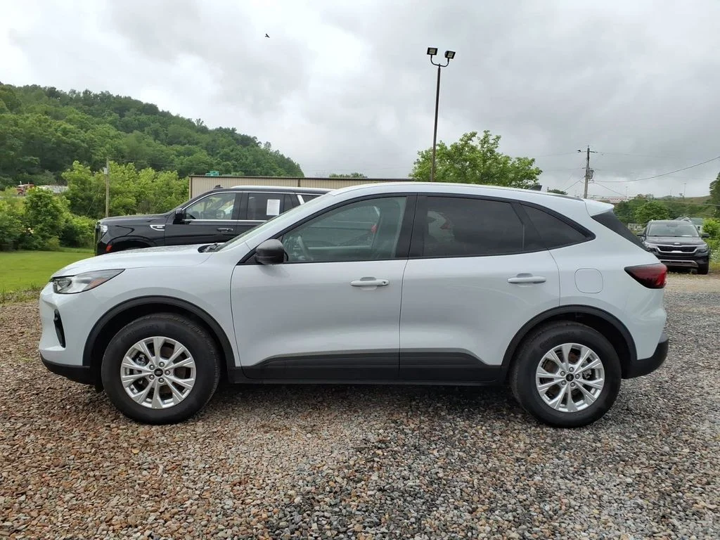 Used 2025 Silver Ford Active image 4