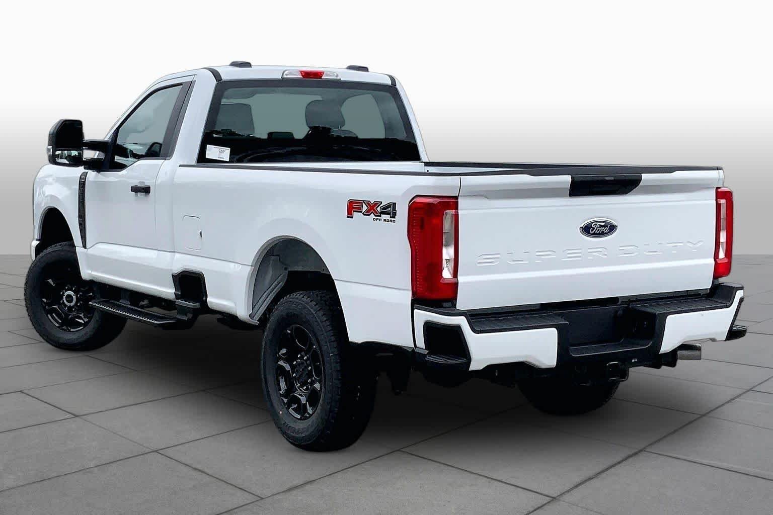 New 2026 Oxford White Ford XL image 3